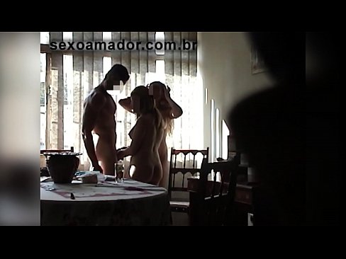 ❤️ Sexvenner inviterer en gigantisk mann og en trekant med seg ❤❌ Pornovideo ved no.befuck-net.ru ﹏